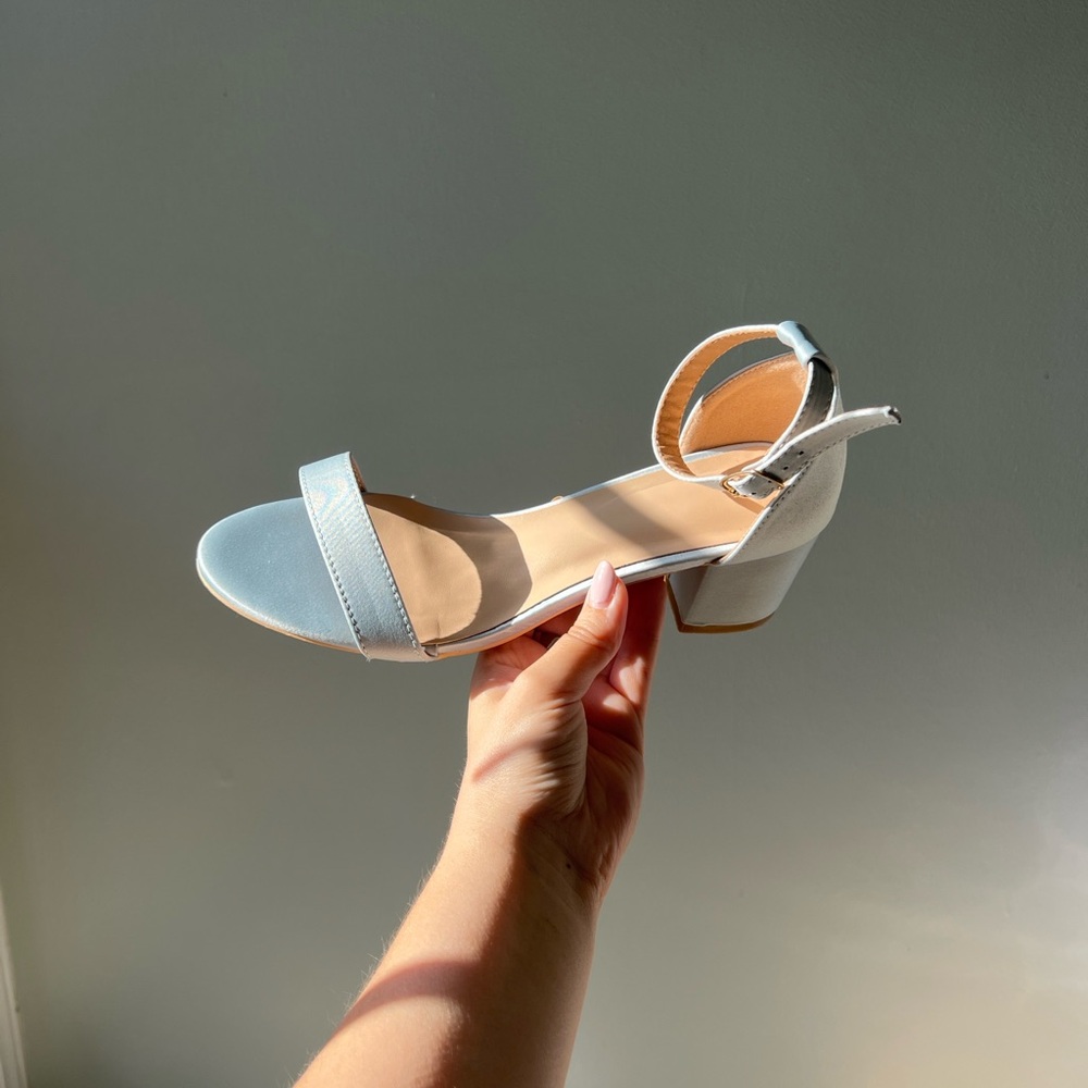 Azazie Mist (43) Matte Satin One Strap Buckle Block Low Heel Sandals size 7.5